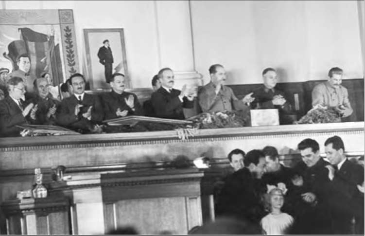 Нарком иностранных дел Вячеслав Молотов в Президиуме XVIII съезда ВКП(е) в октяере 1939 года.